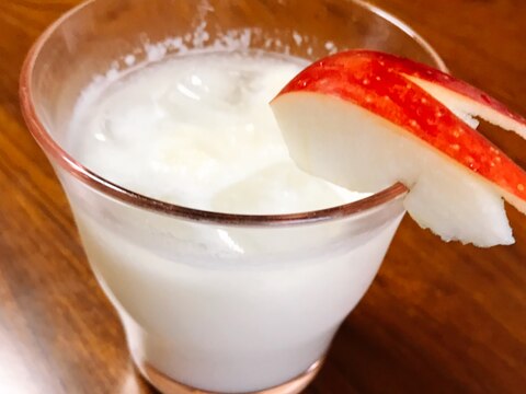 スコールで炭酸りんごヨーグルトスムージー